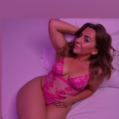 Mia Valour (miavalour) Header Photo Added 2025-03-19