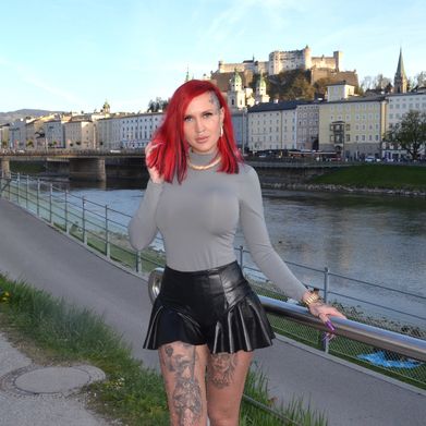 Sheena Free ❤️ (sheena_free) Header Photo Added 2025-07-17