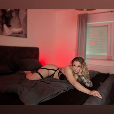 Officialnyxa (officialnyxa) Header Photo Added 2025-09-07