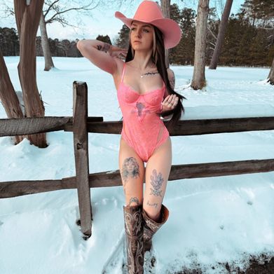 Aspen (howdyitsaspen) OnlyFans Profile Image