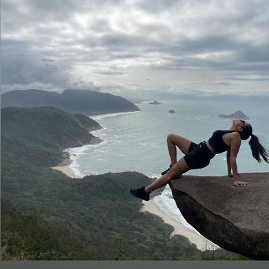 Rebeca Lou 🐰🔥 (rebecalou) Header Photo Added 2024-12-10