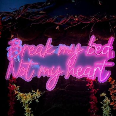 Sam ☽ (icellxviaa) Header Photo Added 2025-10-24