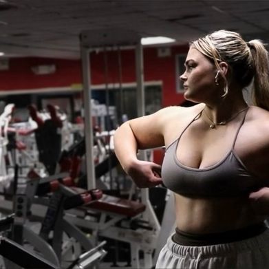 Elle (exclusiveelle) Header Photo Added 2025-03-04