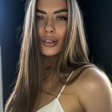 Milana Moon♥️ (sweet_mila_hux) Profile Photo Added 2024-10-15