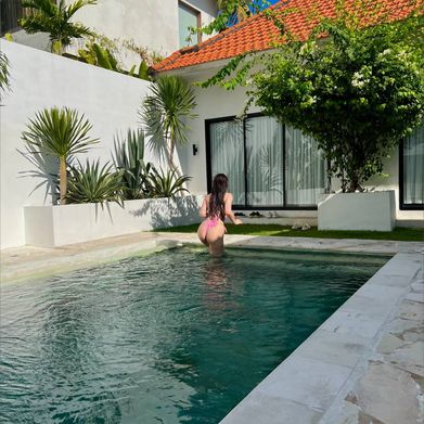 Evelyn (yourfav_evelyn) Header Photo Added 2025-07-15