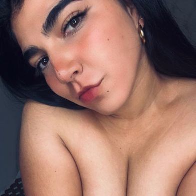 Andrea💕 (lovelyandrea21) Profile Photo Added 2025-04-12