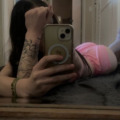 vena (venaxx) Header Photo Added 2025-02-14