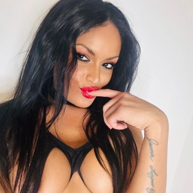 OnlyFans Model 🏆 😉🥵YOUR HOT BRUNETTE IS HERE🔥🔞🥵🥵 (yaritzaramirez) Profile Image