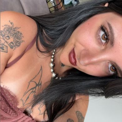 Adèle Riou 🖤 (adeleriou) Profile Photo Added 2025-07-18