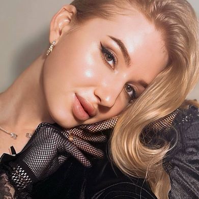 Luna 💋 (i_am_luna) Profile Photo Added 2025-05-18