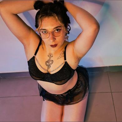 Custom argentine Girl🔥👠 (c.sama) Header Photo Added 2025-10-10