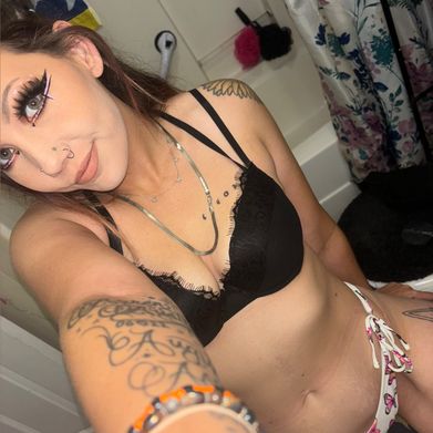 Raquel Added Photo on 2024-10-01