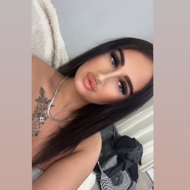 livsquiiirtersully (itsyourgirlliv) Profile Photo Added 2025-01-07