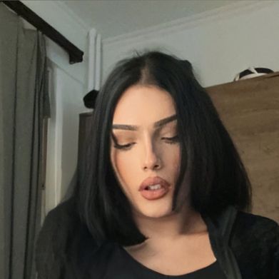 Lara (pataki.lara) Header Photo Added 2024-06-02