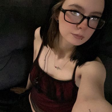 PetiteEmo049 (petiteemo049) OnlyFans Profile Image