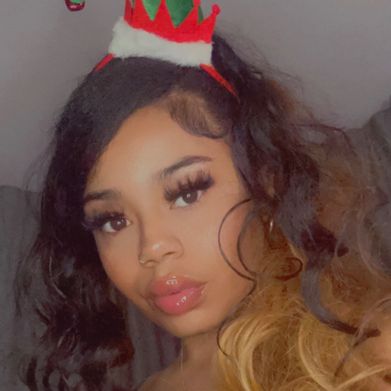 ▫️ Mia Robyn ™️ (itsmiarobyn) Profile Photo Added 2025-01-07