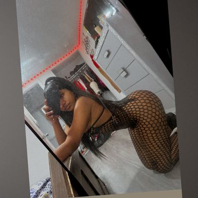 𝑺𝒂𝒓𝒂 𝒃𝒂𝒏𝒌𝒔 𝑹𝒆𝒂𝒍  🌹💋 Added Photo on 2024-10-30