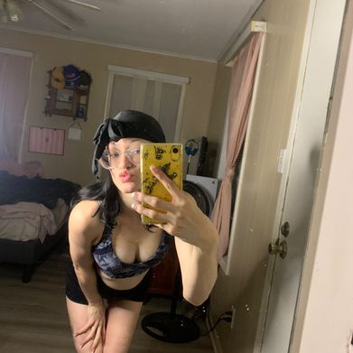 THROAT QUEEN🌸 (marieeanneexx) Profile Photo Added 2024-12-19