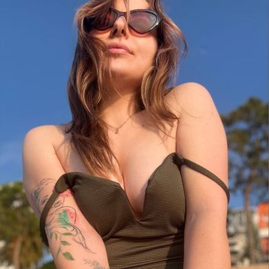 Roxy (roxyhartj) Profile Photo Added 2025-06-21