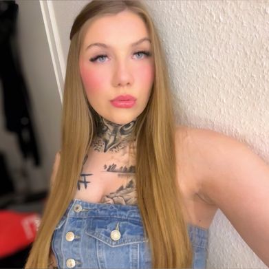 ℒ𝑒𝒶 (leamecklenburg) Header Photo Added 2024-06-02