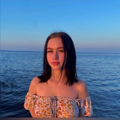 Bella (bellastars) Header Photo Added 2025-03-22