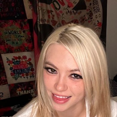 OnlyFans Model Lily Faith (lilyfaith19) Profile Image