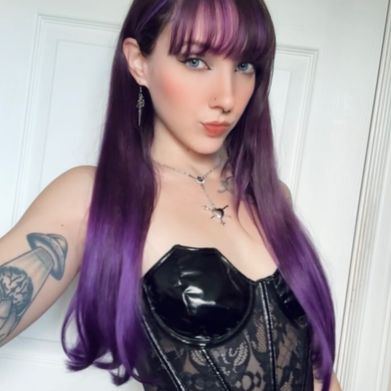 Violet Vixen (thevixenviolet) Profile Photo Added 2025-09-14