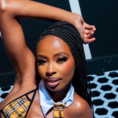 𝑷𝒆𝒕𝒊𝒕𝒆 𝑬𝒃𝒐𝒏𝒚 𝑵𝒂𝒐𝒎𝒊🤎 Added Photo on 2025-05-18