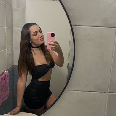 Coralie🌙 (coraliefariaa) Header Photo Added 2025-01-22