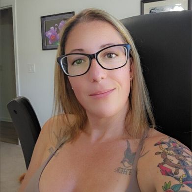 Busty Bourbon Bell (bustybourbonbell) Profile Photo Added 2025-11-12