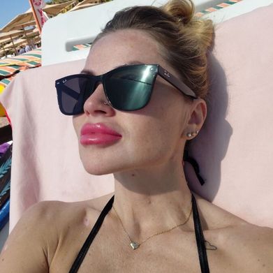 Sienna (sienna_sun) Profile Photo Added 2025-10-14