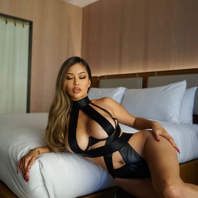 Ashley Vee (msashleyvee) Profile Photo Added 2025-03-08