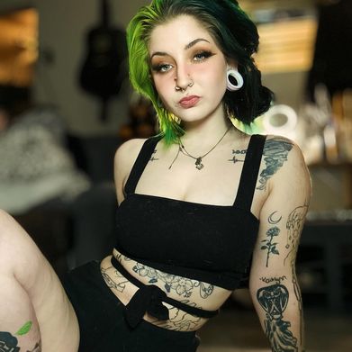 ainsley rae, medium tiddy alt gf 😈 (ainsley_r) OnlyFans Profile Image