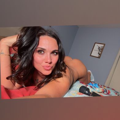 Lizzy B (brunette_barbie_1) Header Photo Added 2025-10-30