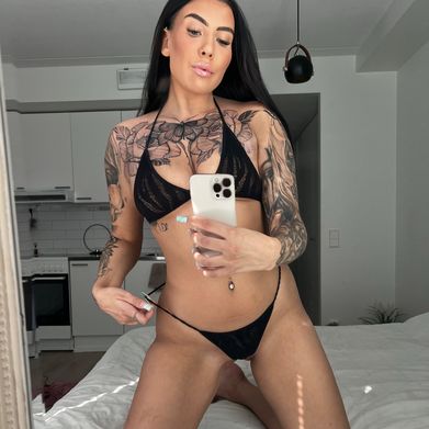 Yourfavbrunette 💋 Added Photo on 2025-04-11