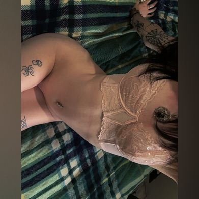 Cece &lt;3 (cecew1644) Header Photo Added 2025-07-02