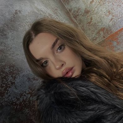 🎀 Veronika 🎀 (vibeonika) Header Photo Added 2025-05-31