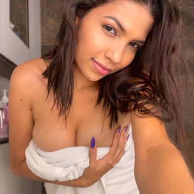 Mia Celeste (mia.celesteee) Profile Photo Added 2025-03-28