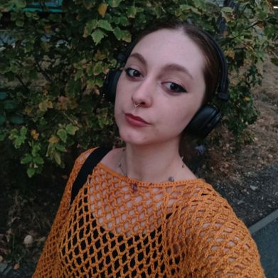 Vivienne Ray (viviennerayy) Profile Photo Added 2025-06-03