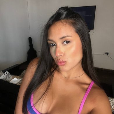 Alice 💘 (peachofalice) Header Photo Added 2024-12-12