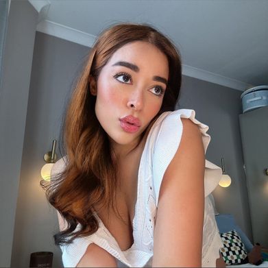 Petite EleganceLux (petiteelegance) Profile Photo Added 2025-02-26