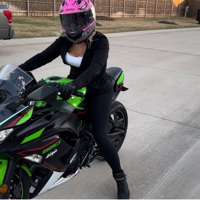 Alesha (aye_mamacita_alesha) Header Photo Added 2025-06-01