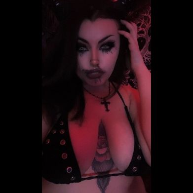 𝔰𝔲𝔠𝔠𝔲𝔟𝔲𝔰𝔤𝔥𝔬𝔰𝔱𝔪𝔬𝔪𝔪𝔶 ♡ (tattedghostmommyy) Profile Photo Added 2025-10-31
