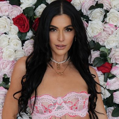 Venus 🌗 (empress.venus) Profile Photo Added 2024-11-21