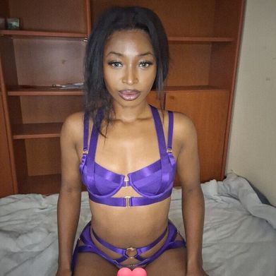 Goldrachie (goldrichie7912) Header Photo Added 2025-11-13