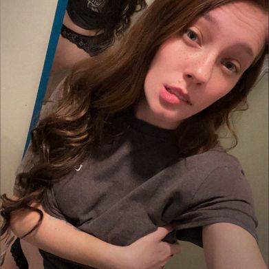 Brittney (brittney_babe4220) Profile Photo Added 2025-02-13