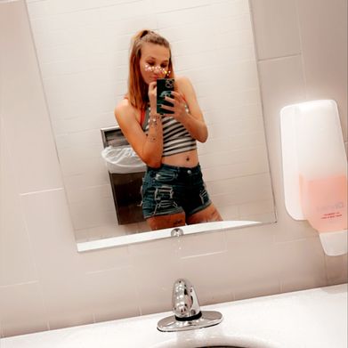 Krazy.Kay (twoshadesofbeauty) Header Photo Added 2024-11-26