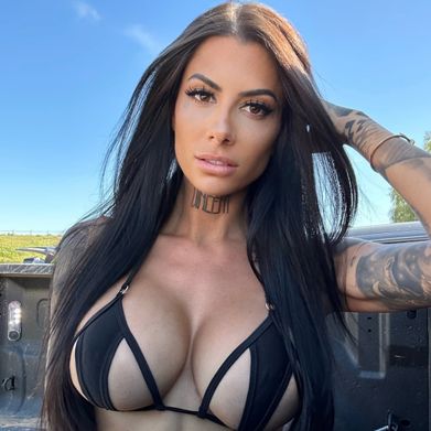 Brandi Andrews (brandivandrewstv) Profile Photo Added 2025-02-07