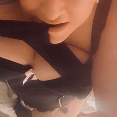 Hannah Plays (hannahsplayroom) Header Photo Added 2025-08-12