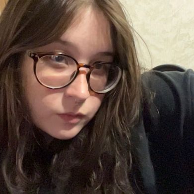 Emma (xmanickittyx) Header Photo Added 2025-09-09